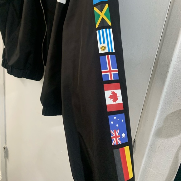 Cute jacket with flags - Picture 3 of 4